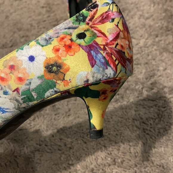 Zara TRAFALUC floral heels shoes. SIZE 8 - Picture 4 of 8
